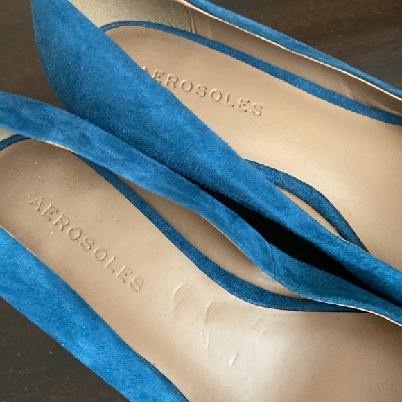 Aerosoles- Almond Toe Wedge Suede Pumps - Picture 4 of 9
